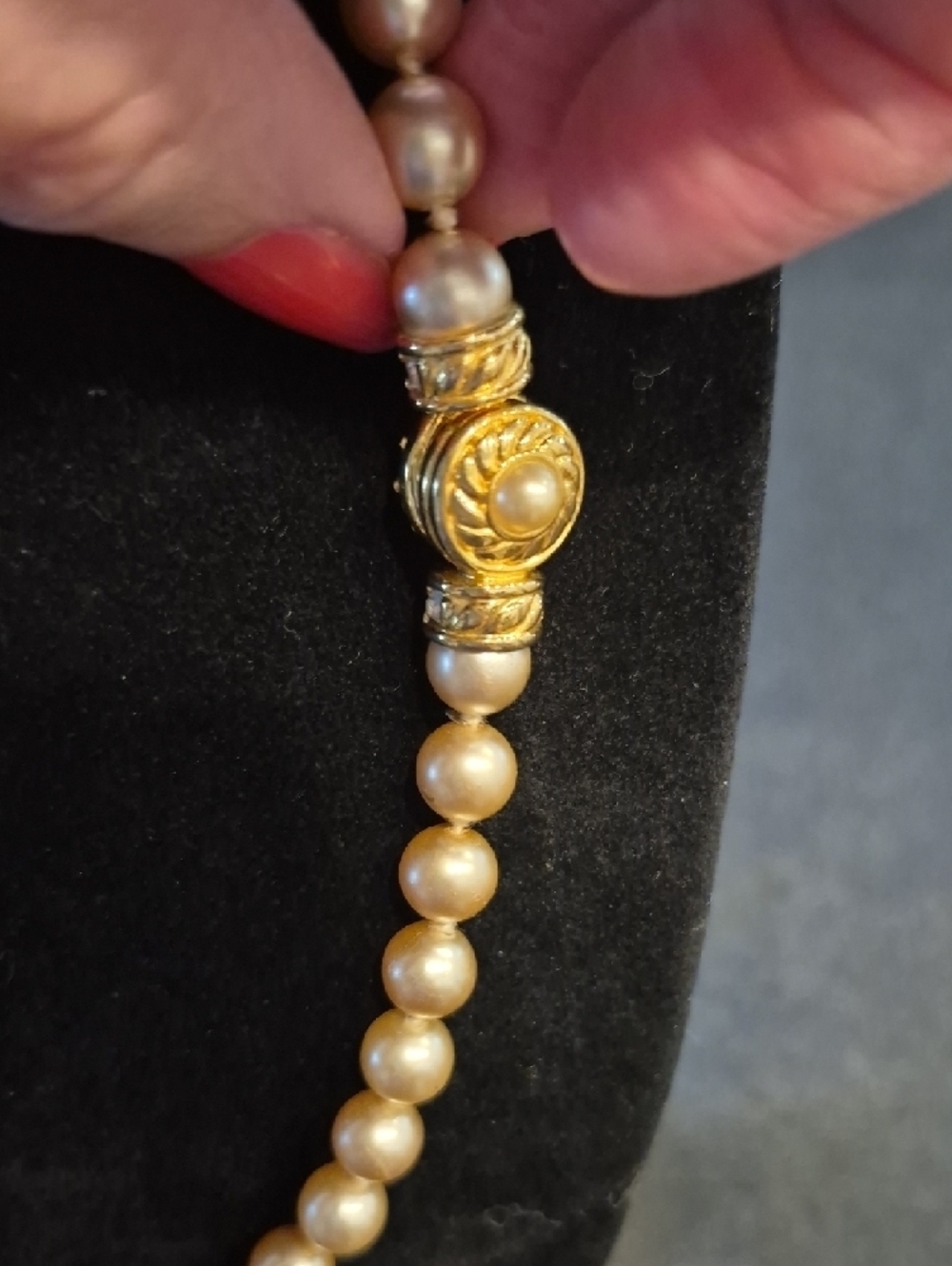 Vintage Nolan Miller Champagne 18 Inch Pearl Necklace With Rhinestone Accents - Picture 3 of 7